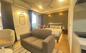 Neon Hometel